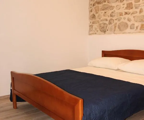 Διαμέρισμα Ana 2 *