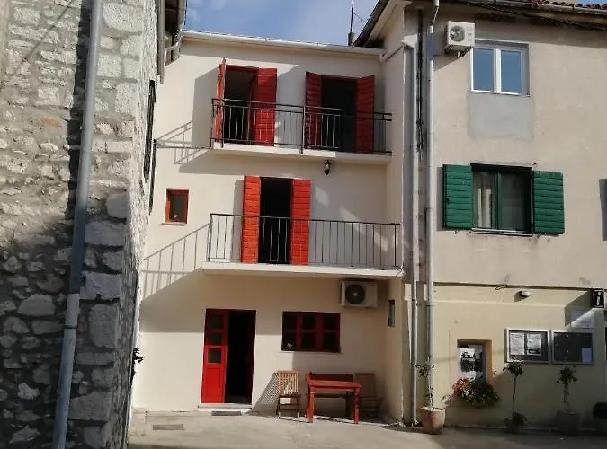 Ana 2 Sveti Filip i Jakov