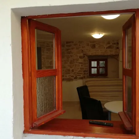 Apartment Ana 2 *