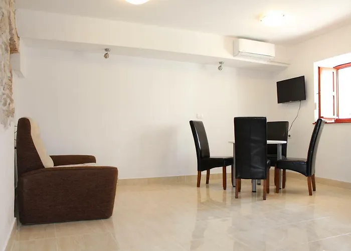 Ana 2 Свети-Филип-и-Яков